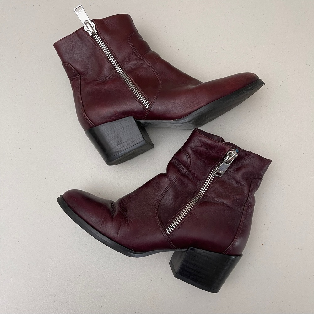Marc Fisher Burgundy leather booties size 6
